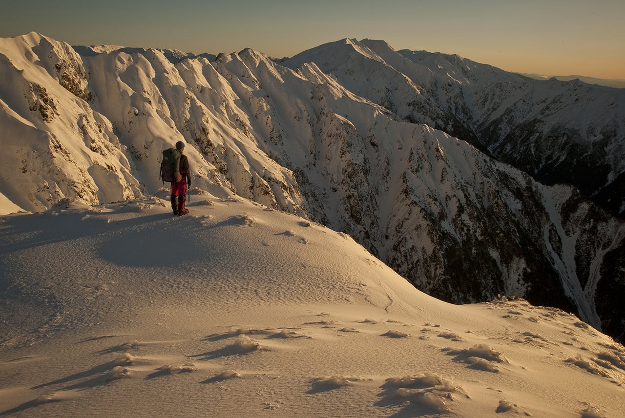 Better come back in summer. Heavy winter snow cloaks Sawtooth Ridge. Photo: Shaun Barnett