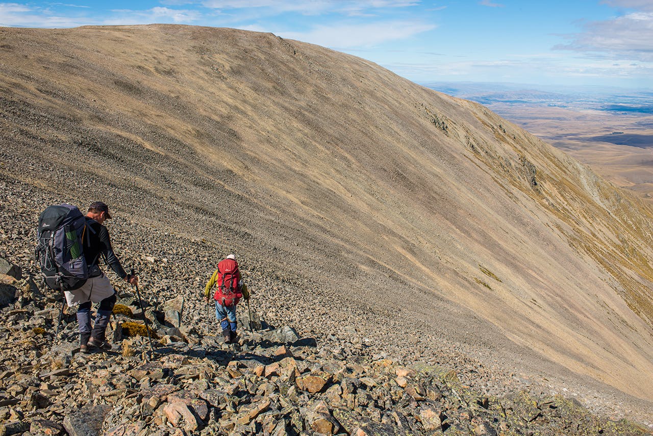 The loose, steep descent to Johnstons Creek. photo: Pat Barrett
