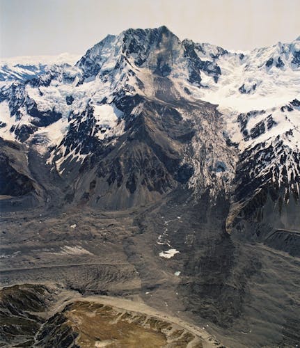 Aoraki Rock Avalanche: A colossal amount of rock and ice fell from the mountain in 1991