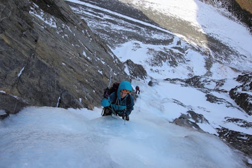 Shelley Hersey climbs in south Temple Valley near Lake Ohau in preparation for the Himlayan expedition 