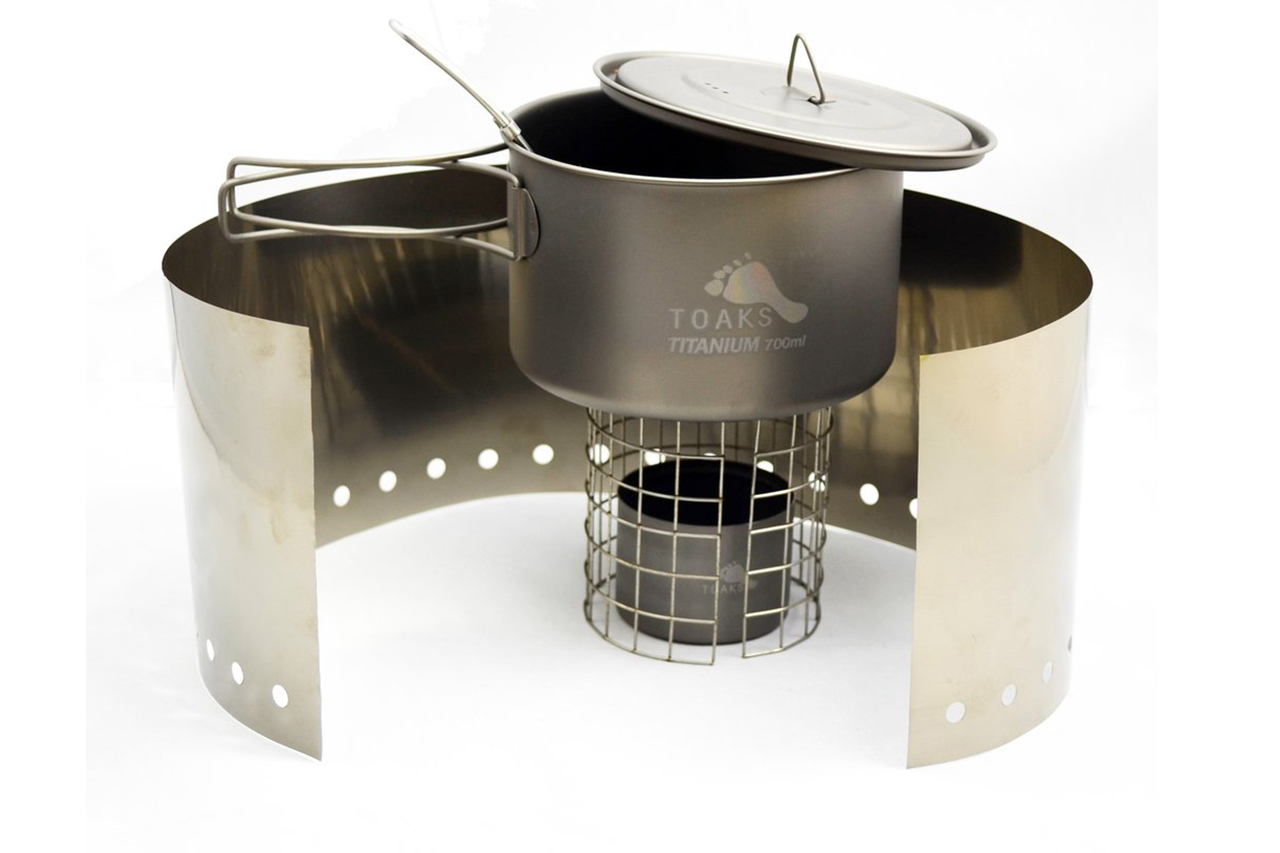 Review: Toaks Ultralight Titanium Stove and 700ml Pot Set